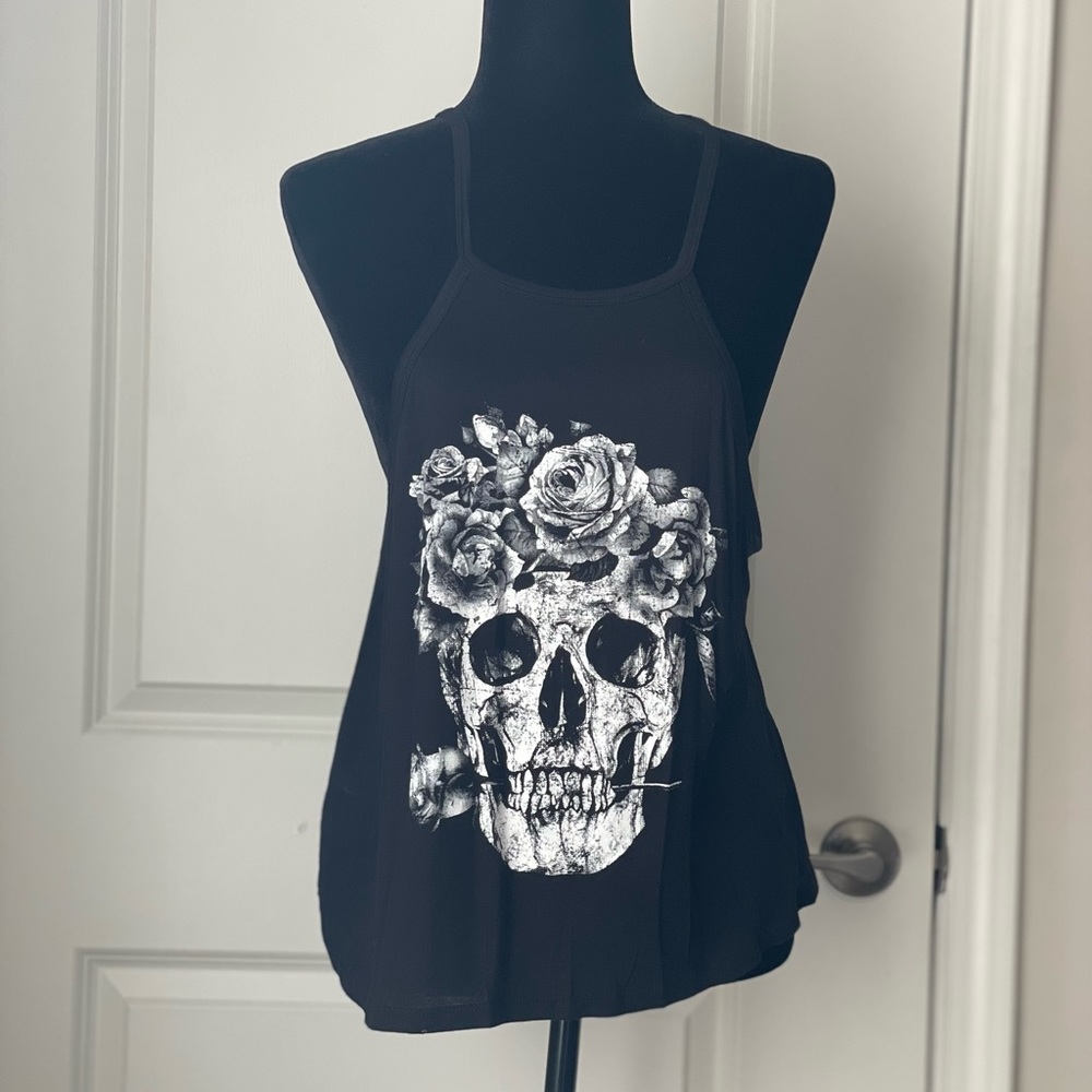 Vintage Skull and Roses Floral Black and White Graphic Tank top